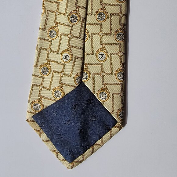 CHANEL Men's Vintage Tie 100% Silk Made in Italy light yellow compass and CCs - Picture 4 of 5